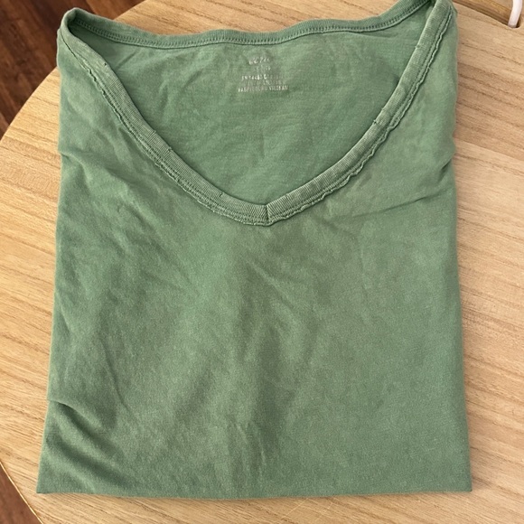 Aerie Distressed V-Neck Tees Boyfriends Tee - Picture 4 of 5